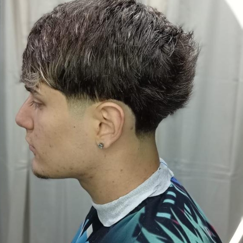 Look LADY BARBER 4