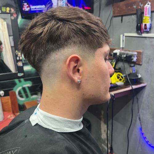 Look LADY BARBER 1