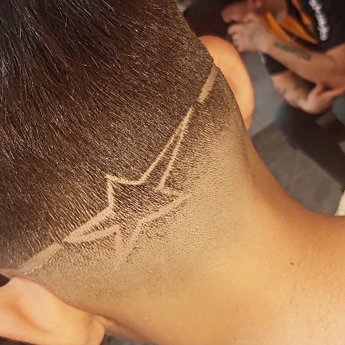 Look The Barber of Hell PELUQUERÍA  Y BARBERÍA 2