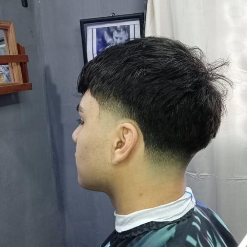 Look LADY BARBER 8